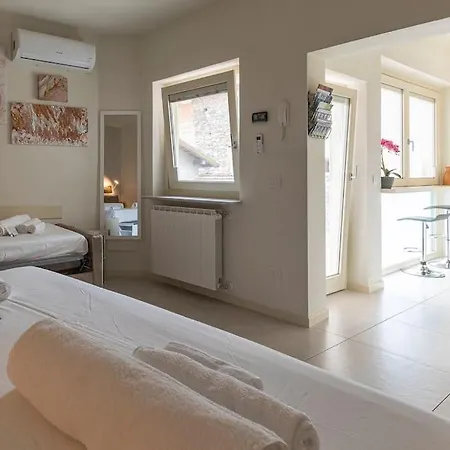 Maggiore Terra +terrace Daire Colazza